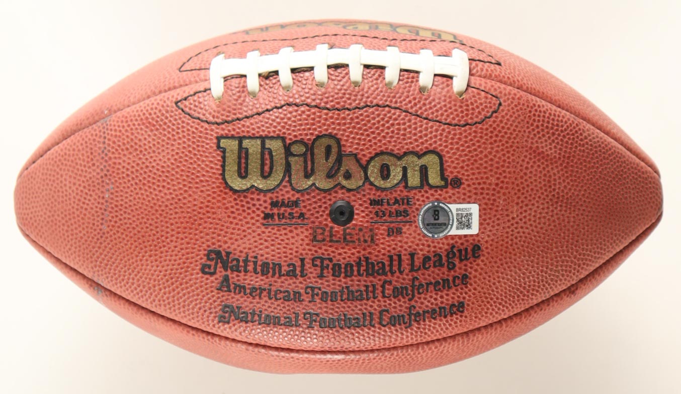 Dick Butkus Signed NFL Football Inscribed "HOF 79" With Display Case (Beckett) at PristineAuction.com Dick Butkus Signed NFL Football Inscribed "HOF 79" With Display Case (Beckett) at PristineAuction.com