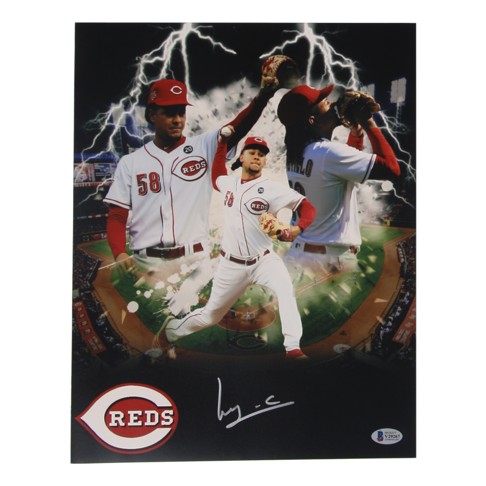 Luis Castillo Signed Reds 8x10 Photo (Beckett) at PristineAuction.com