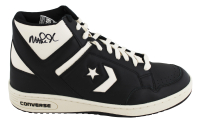 Magic Johnson Signed Converse Weapon Basketball Shoe (Beckett) at PristineAuction.com