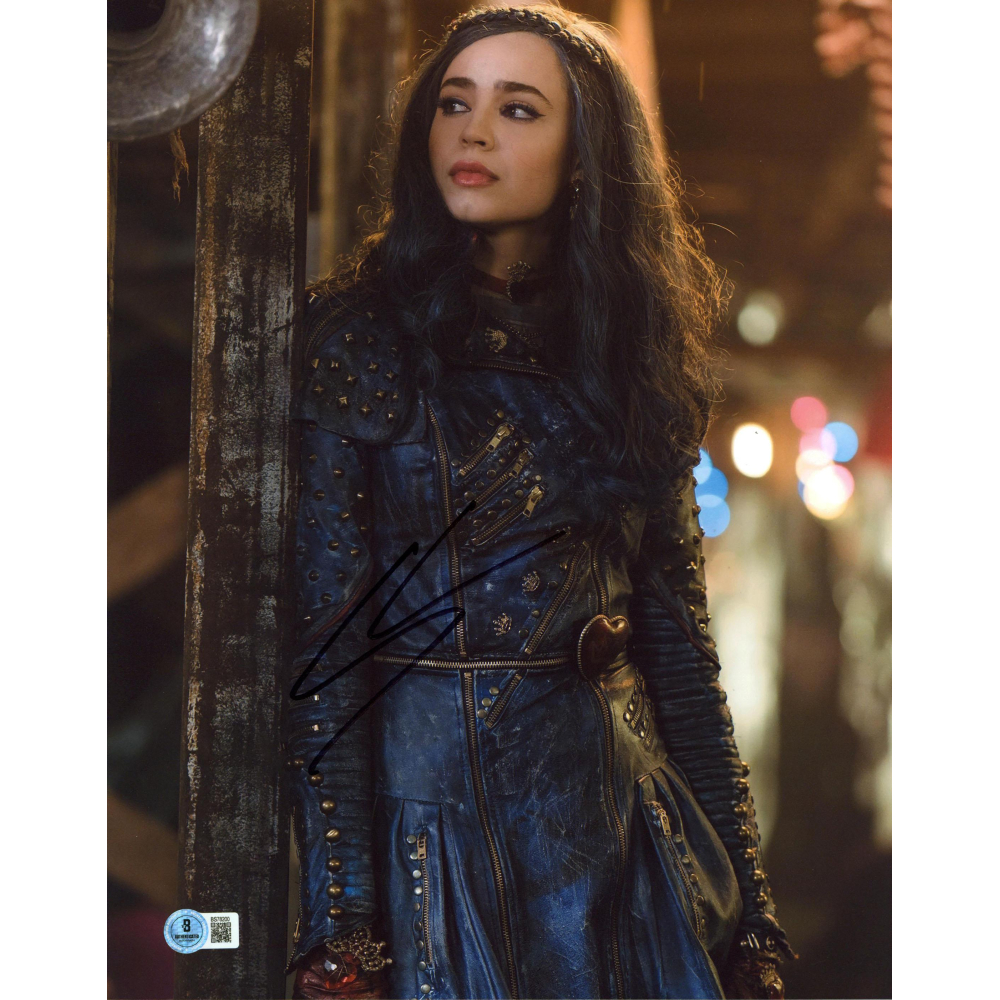 Sofia Carson Signed "Descendants" 11x14 Photo (Beckett) | Pristine Auction