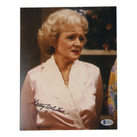 Betty White Signed "The Golden Girls" 8x10 Photo (Beckett) at PristineAuction.com