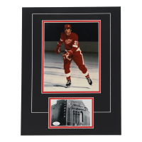 Vaclav Nedomansky Signed Cut Lithograph Display with 8x10 Photo Inscribed "H HOF 2019" (JSA) at PristineAuction.com