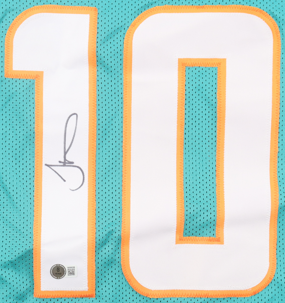 Tyreek Hill Signed Jersey (Beckett) at PristineAuction.com Tyreek Hill Signed Jersey (Beckett) at PristineAuction.com