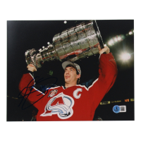Joe Sakic Signed Avalanche 8x10 Photo (Beckett) at PristineAuction.com