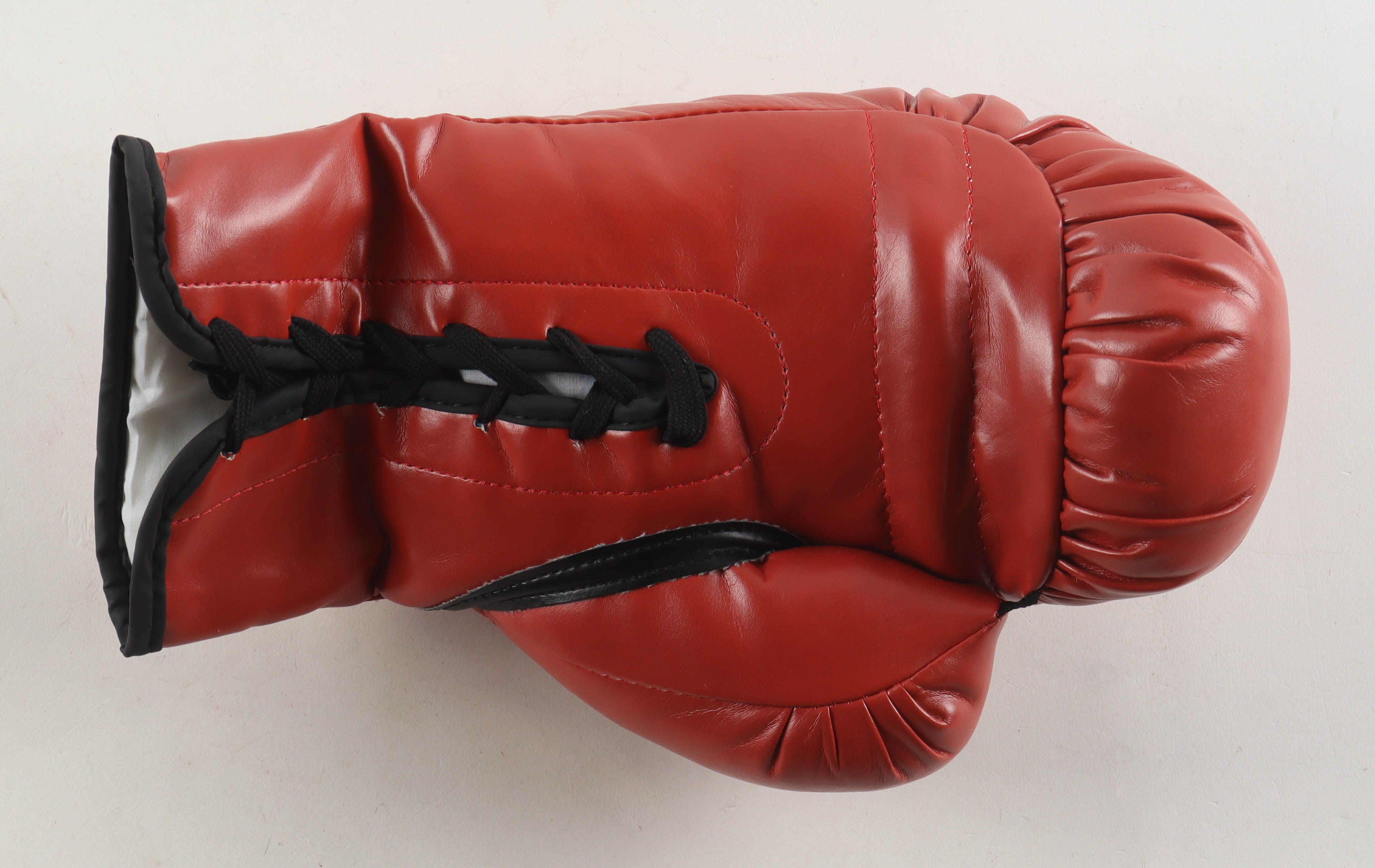 Mike Tyson Signed Everlast Boxing Glove (Beckett & Tyson) at PristineAuction.com Mike Tyson Signed Everlast Boxing Glove (Beckett & Tyson) at PristineAuction.com