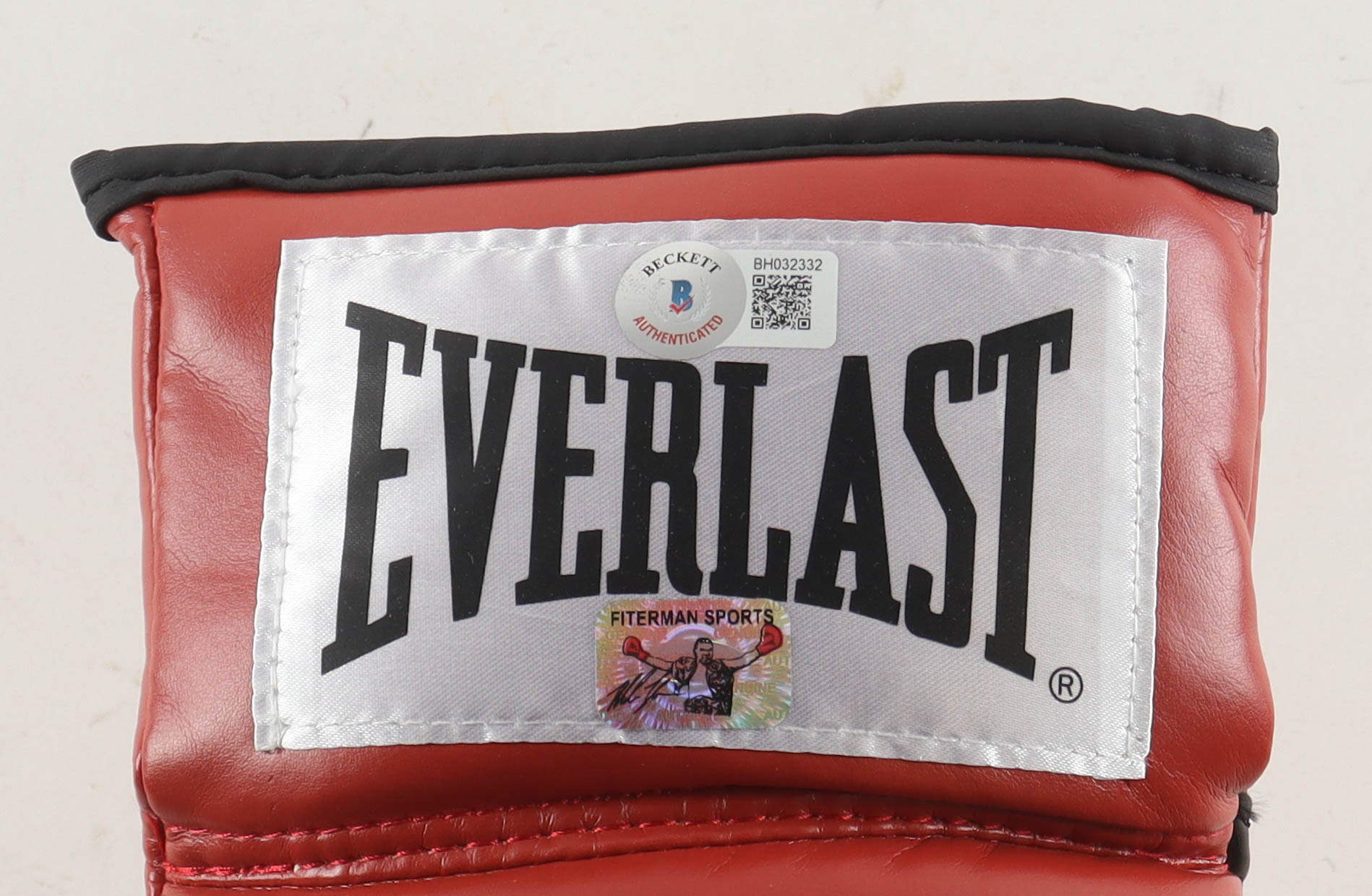 Mike Tyson Signed Everlast Boxing Glove (Beckett & Tyson) at PristineAuction.com Mike Tyson Signed Everlast Boxing Glove (Beckett & Tyson) at PristineAuction.com