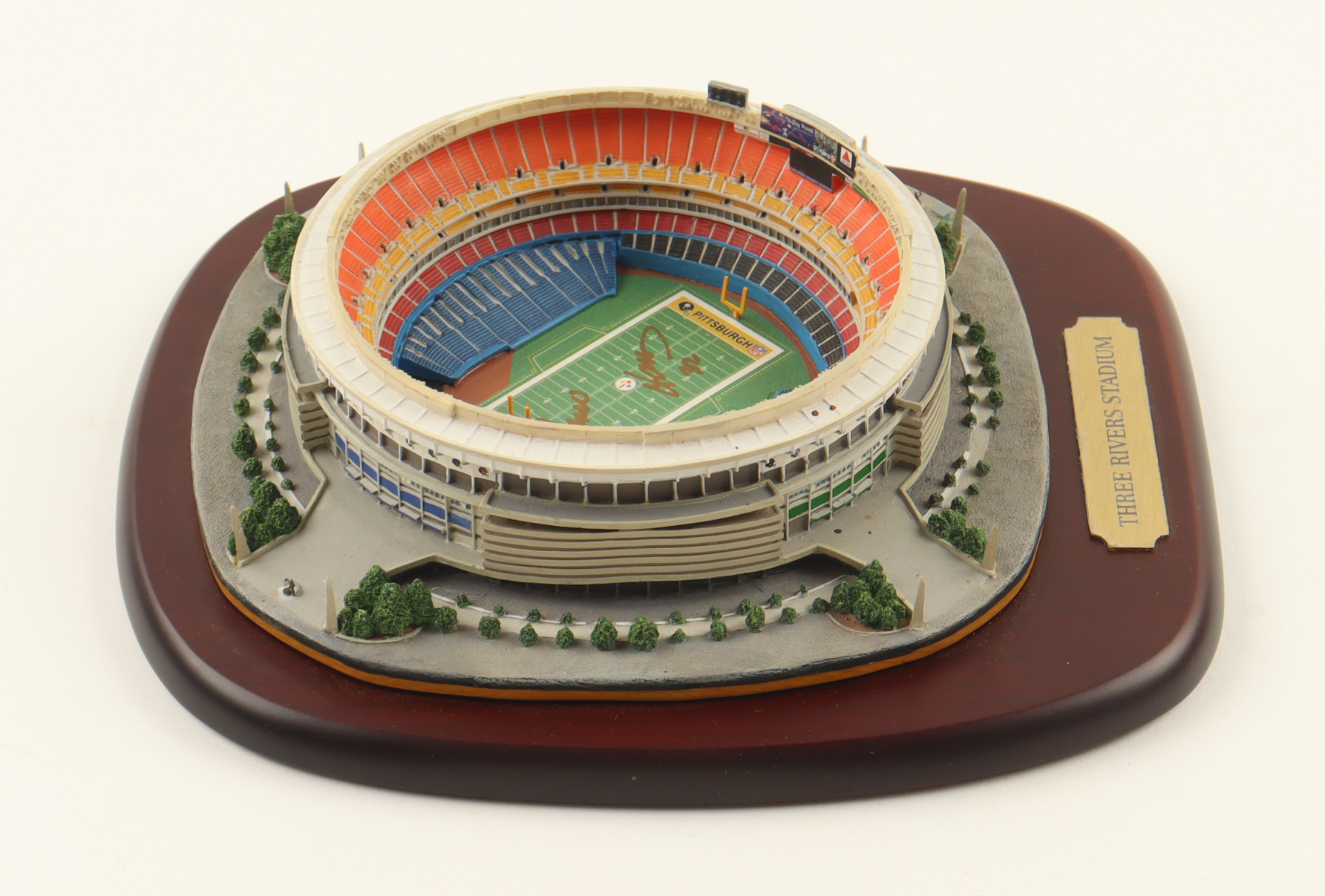Franco Harris Signed LE Danbury Mint Steelers Three Rivers Stadium Replica Model (JSA) at PristineAuction.com Franco Harris Signed LE Danbury Mint Steelers Three Rivers Stadium Replica Model (JSA) at PristineAuction.com