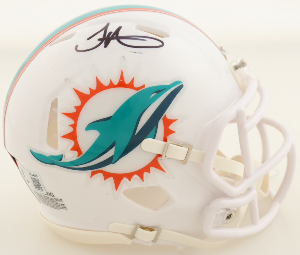 Tyreek Hill Signed Dolphins Speed Mini Helmet (Beckett) at PristineAuction.com Tyreek Hill Signed Dolphins Speed Mini Helmet (Beckett) at PristineAuction.com