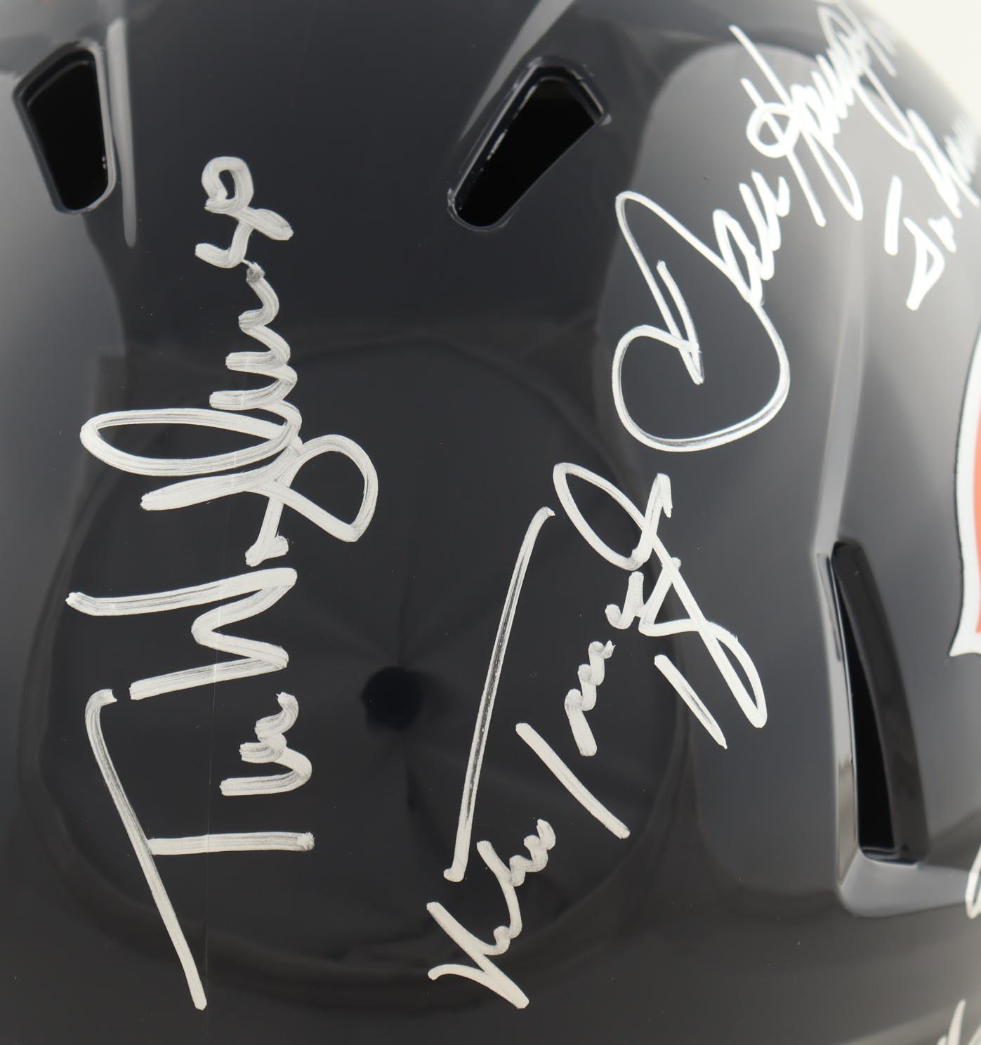 Bears Full-Size Speed Helmet Team-Signed By (10) With Dan Hampton, Mike Singletary, Jim McMahon, Matt Suhey (JSA) at PristineAuction.com Bears Full-Size Speed Helmet Team-Signed By (10) With Dan Hampton, Mike Singletary, Jim McMahon, Matt Suhey (JSA) at PristineAuction.com