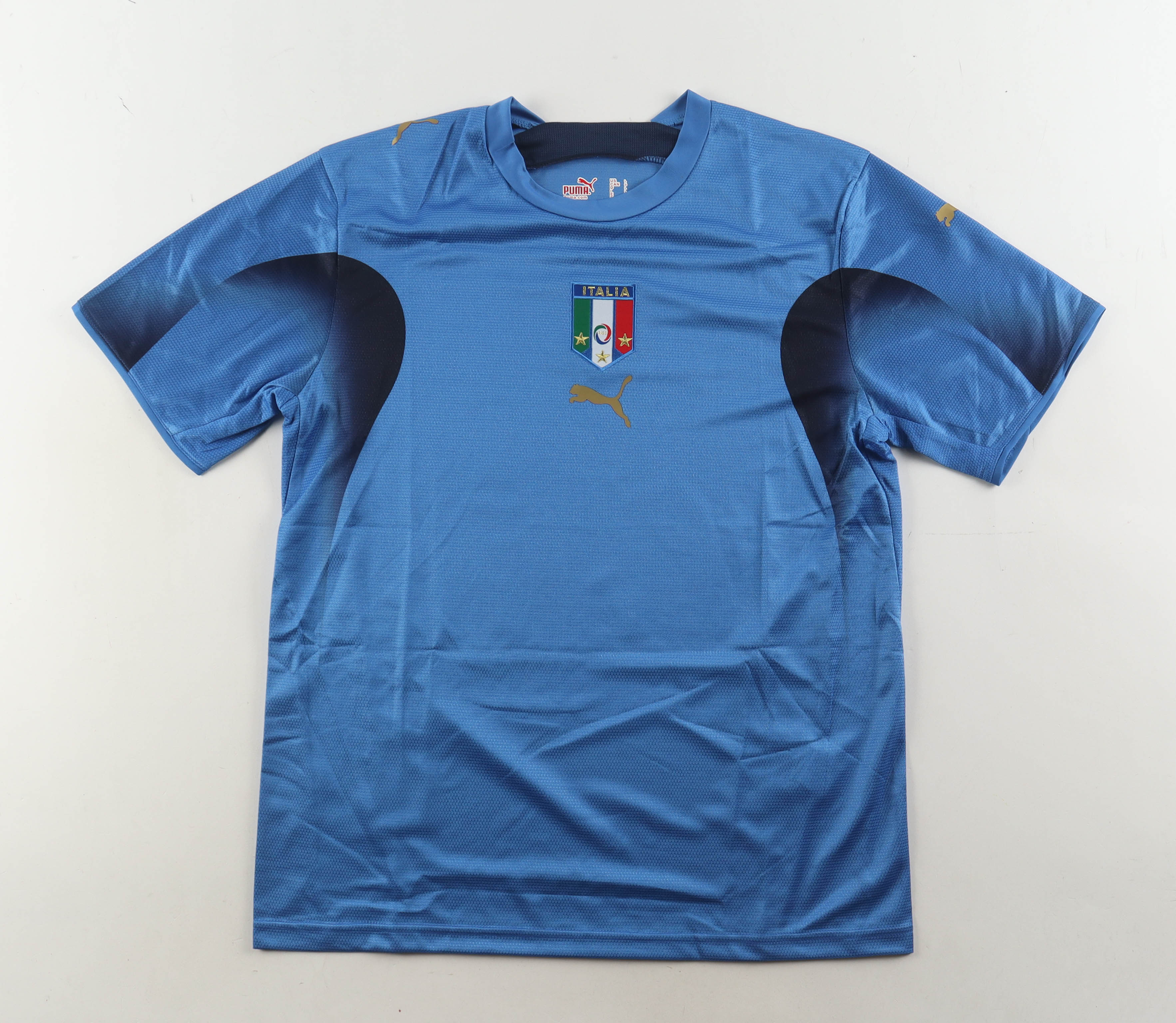 Andrea Pirlo Signed Italy Puma Authentic Jersey (Beckett) at PristineAuction.com Andrea Pirlo Signed Italy Puma Authentic Jersey (Beckett) at PristineAuction.com