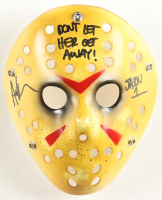 Ari Lehman Signed "Friday the 13th" Jason Voorhees Mask Inscribed "Jason 1" & "Don't Let Her Get Away!" (Beckett) at PristineAuction.com
