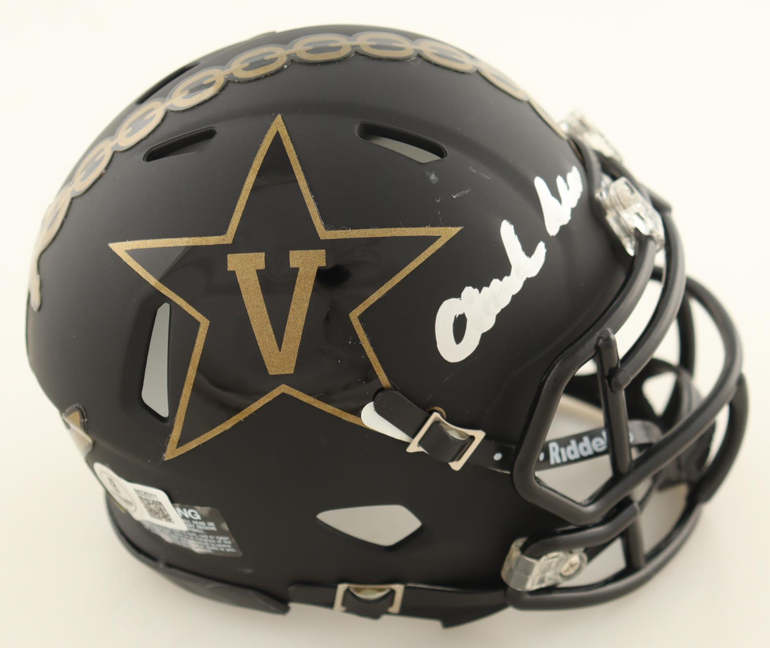 Clark Lea Signed Vanderbilt Commodores Matte Black Speed Mini Helmet (Beckett) at PristineAuction.com Clark Lea Signed Vanderbilt Commodores Matte Black Speed Mini Helmet (Beckett) at PristineAuction.com