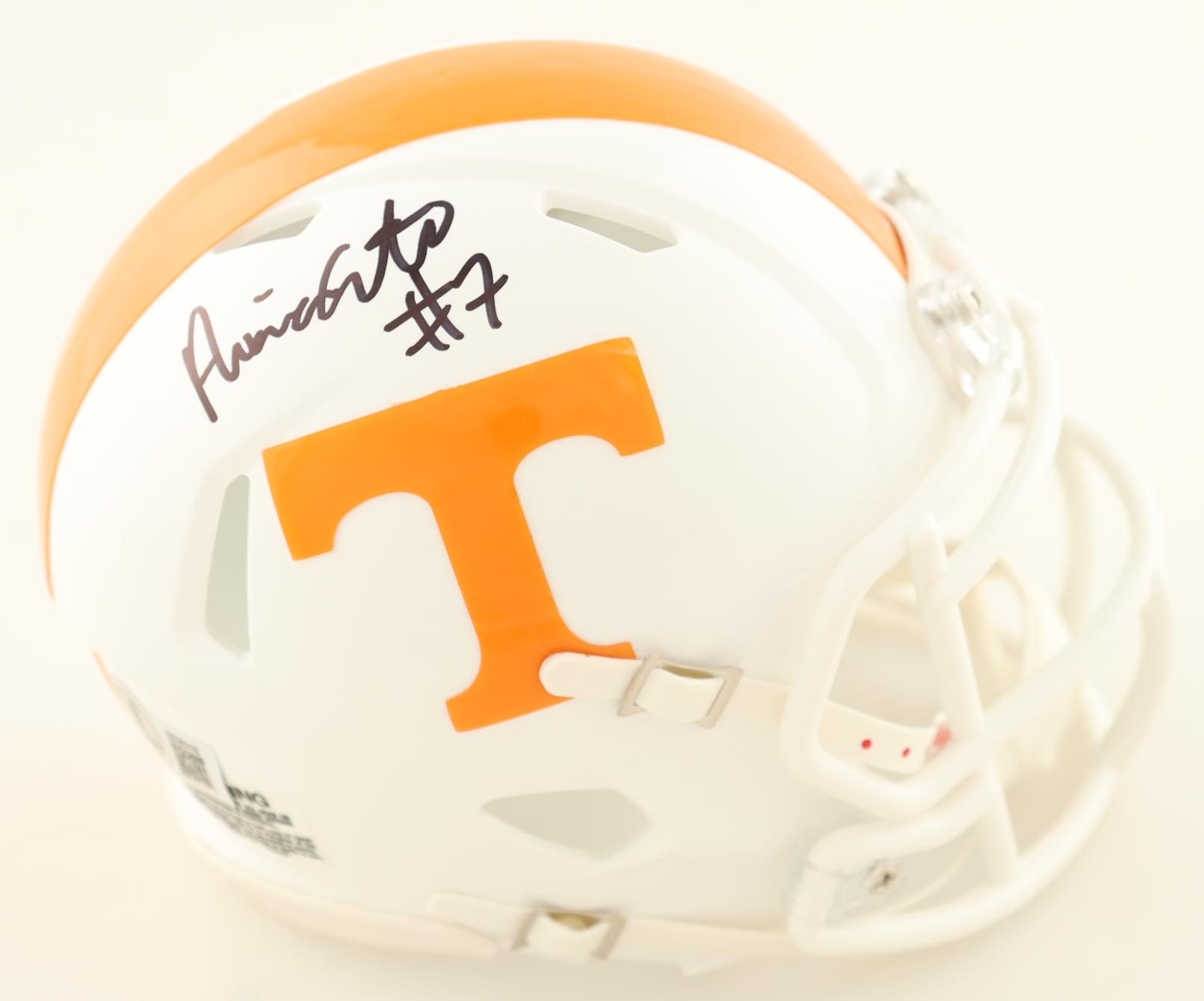 Arion Carter Signed Tennessee Volunteers Mini Speed Helmet (Beckett) at PristineAuction.com Arion Carter Signed Tennessee Volunteers Mini Speed Helmet (Beckett) at PristineAuction.com