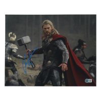 Chris Hemsworth Signed "Thor: The Dark World" 11x14 Photo (Beckett) at PristineAuction.com