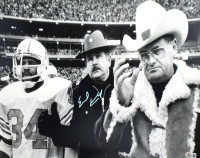 Earl Campbell Signed Oilers 16x20 Photo (Beckett) at PristineAuction.com