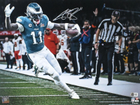 AJ Brown Signed Eagles 16x20 Photo (Beckett) at PristineAuction.com