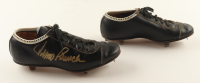 Johnny Bench Signed Set of (2) Vintage Leather Baseball Cleats (Fanatics) at PristineAuction.com