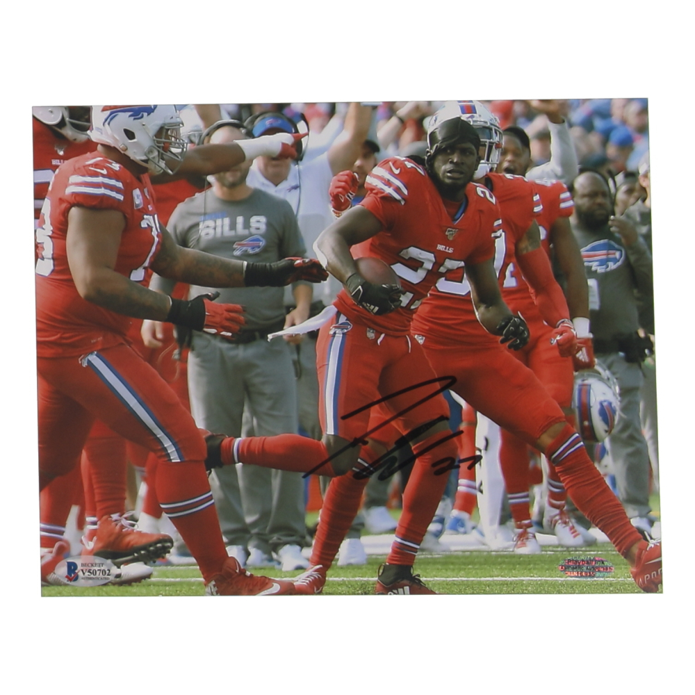 Tre'Davious White Signed Bills 8x10 Photo (Beckett & Playball Ink) at PristineAuction.com