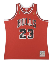 Michael Jordan Signed Bulls Jersey (UDA) at PristineAuction.com