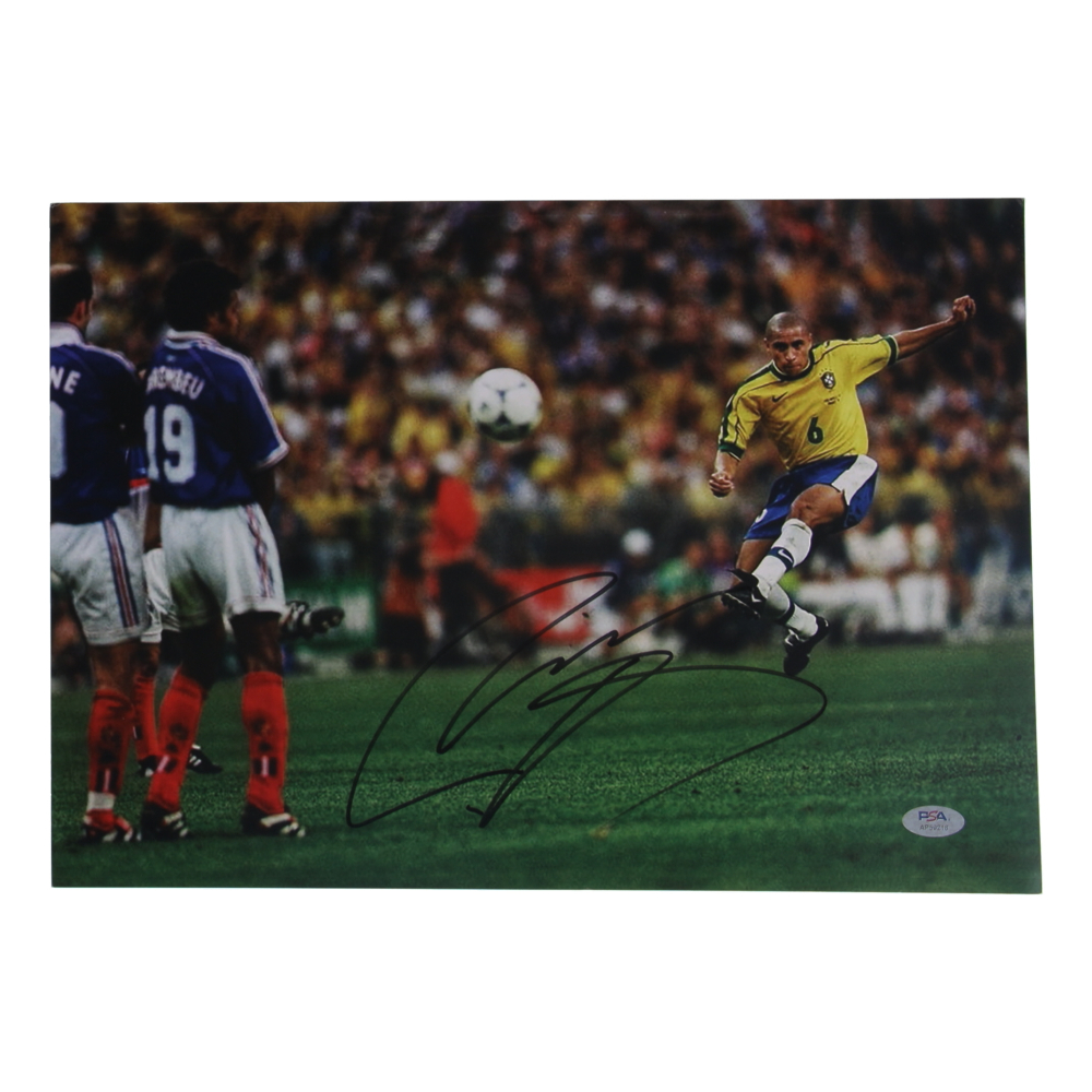 Roberto Carlos Signed 11.25x16.25 Photo (PSA) at PristineAuction.com