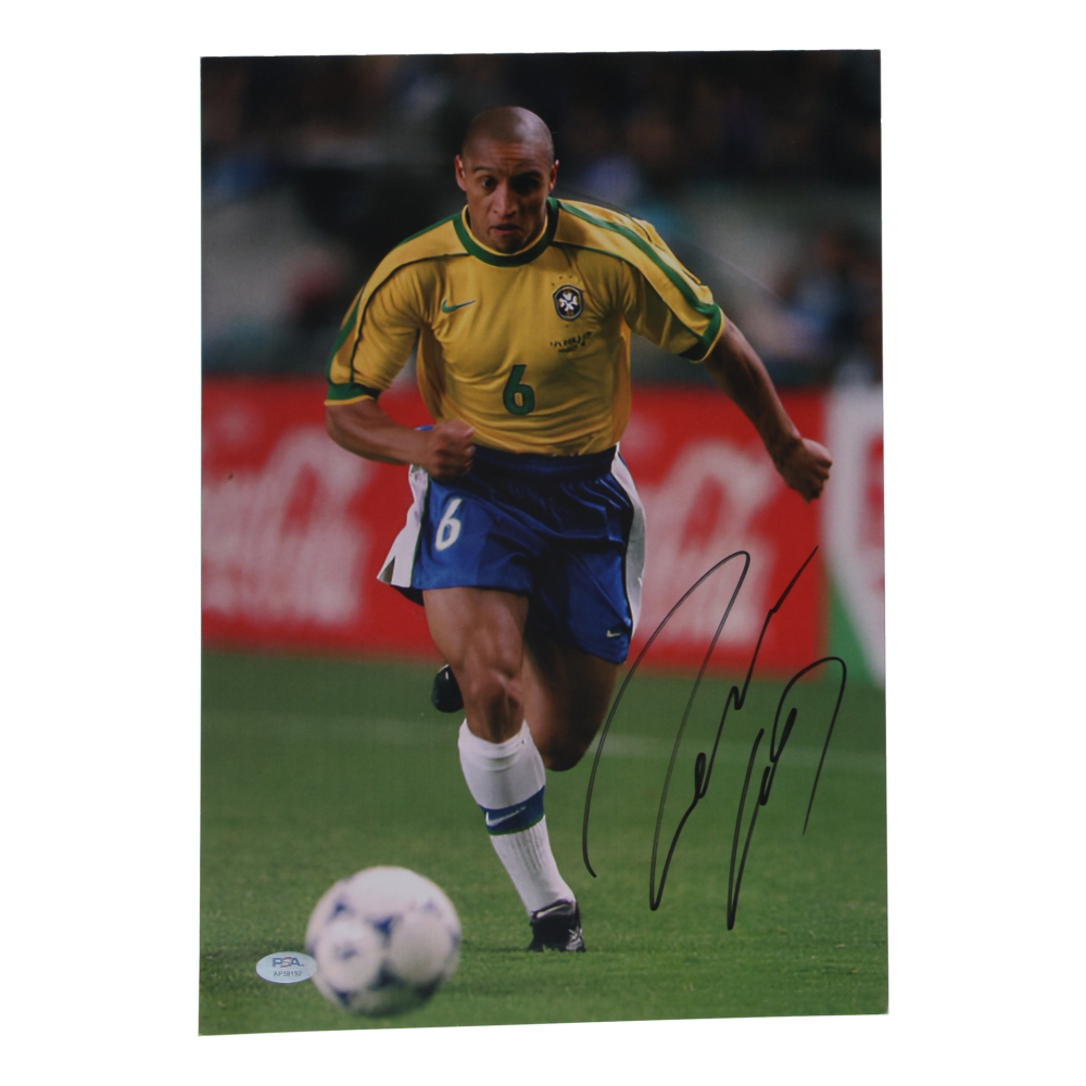 Roberto Carlos Signed 11.25x16.25 Photo (PSA) at PristineAuction.com