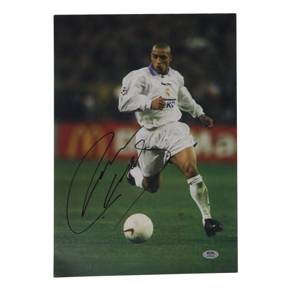Roberto Carlos Signed 11.25x16.25 Photo (PSA) at PristineAuction.com