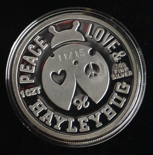 Hayleybug Mint "Cosmic Gecko" 1 Troy Ounce .999 Fine Silver - Serial Number #11/15 at PristineAuction.com Hayleybug Mint "Cosmic Gecko" 1 Troy Ounce .999 Fine Silver - Serial Number #11/15 at PristineAuction.com
