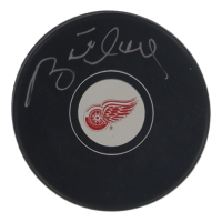 Brett Hull Signed Red Wings Logo Hockey Puck (Schwartz) at PristineAuction.com