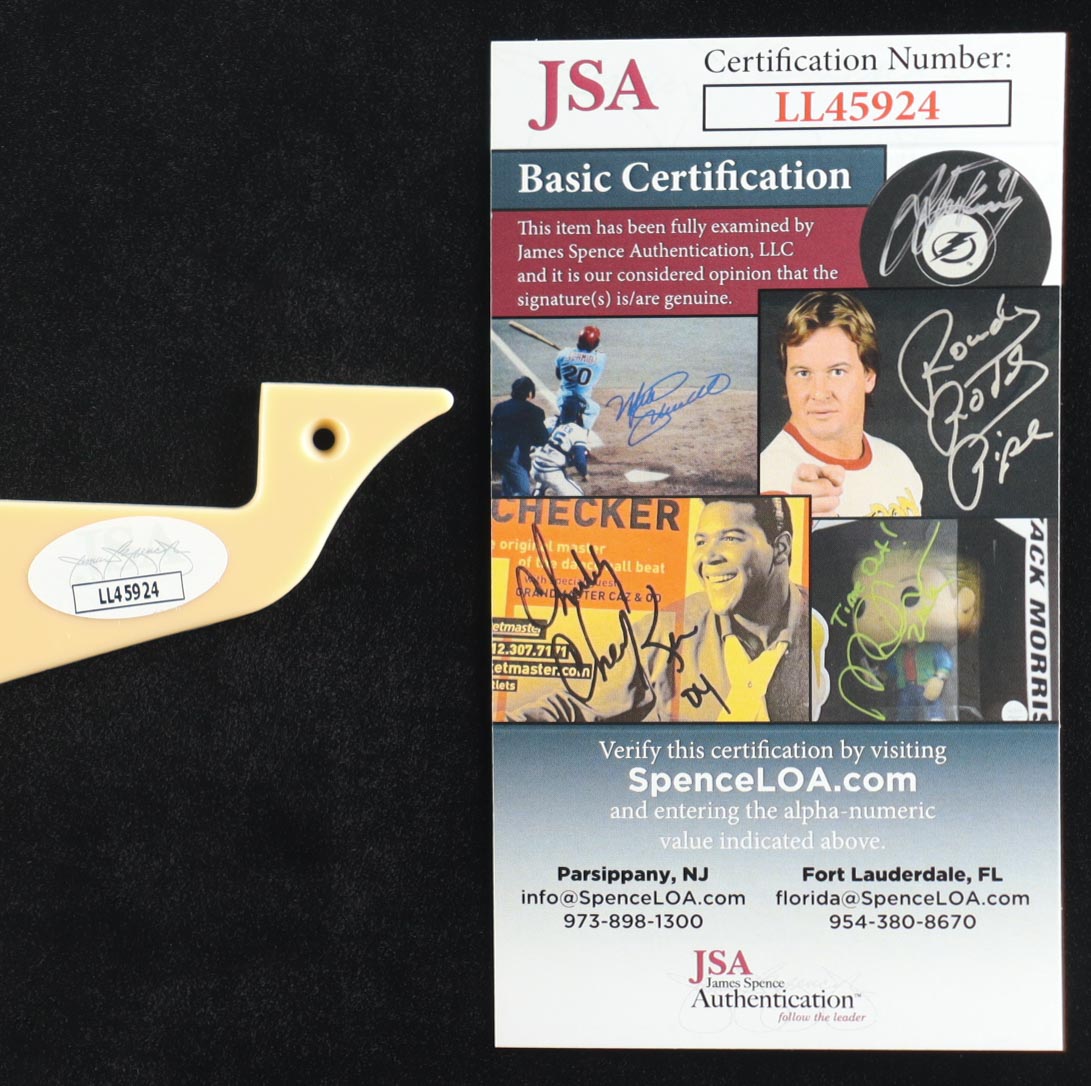 Les Warner Signed Electric Guitar Pickguard (JSA) at PristineAuction.com Les Warner Signed Electric Guitar Pickguard (JSA) at PristineAuction.com