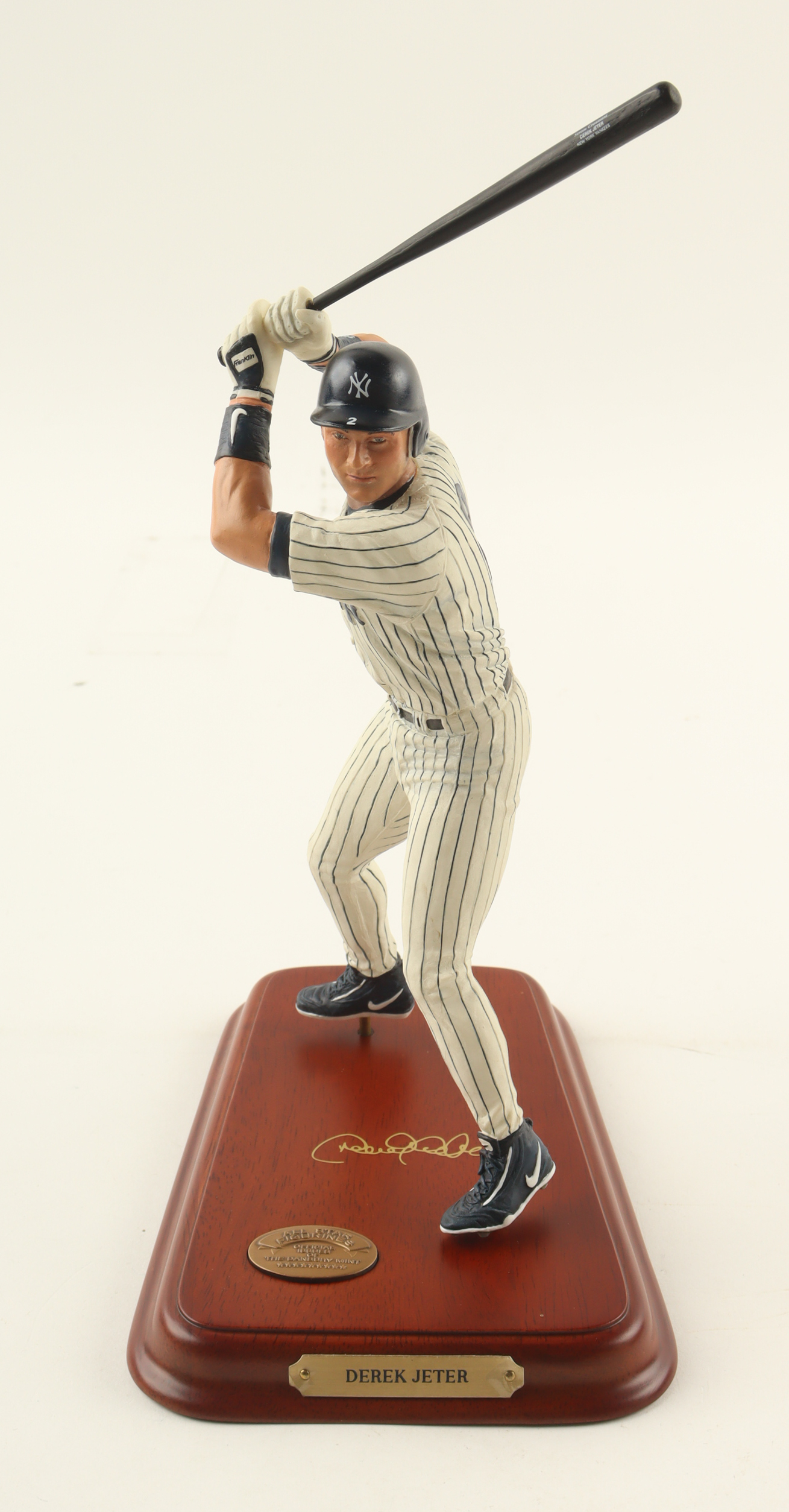 Derek Jeter Yankees 9" Danbury Mint "All-Star Figurines" Ceramic Statue at PristineAuction.com Derek Jeter Yankees 9" Danbury Mint "All-Star Figurines" Ceramic Statue at PristineAuction.com