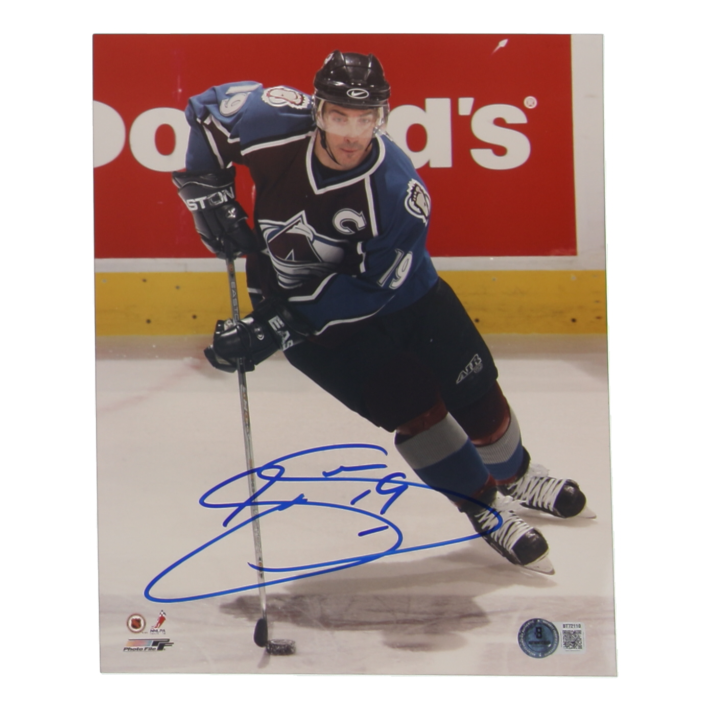 Joe Sakic Signed Avalanche 8x10 Photo (Beckett) at PristineAuction.com Joe Sakic Signed Avalanche 8x10 Photo (Beckett) at PristineAuction.com