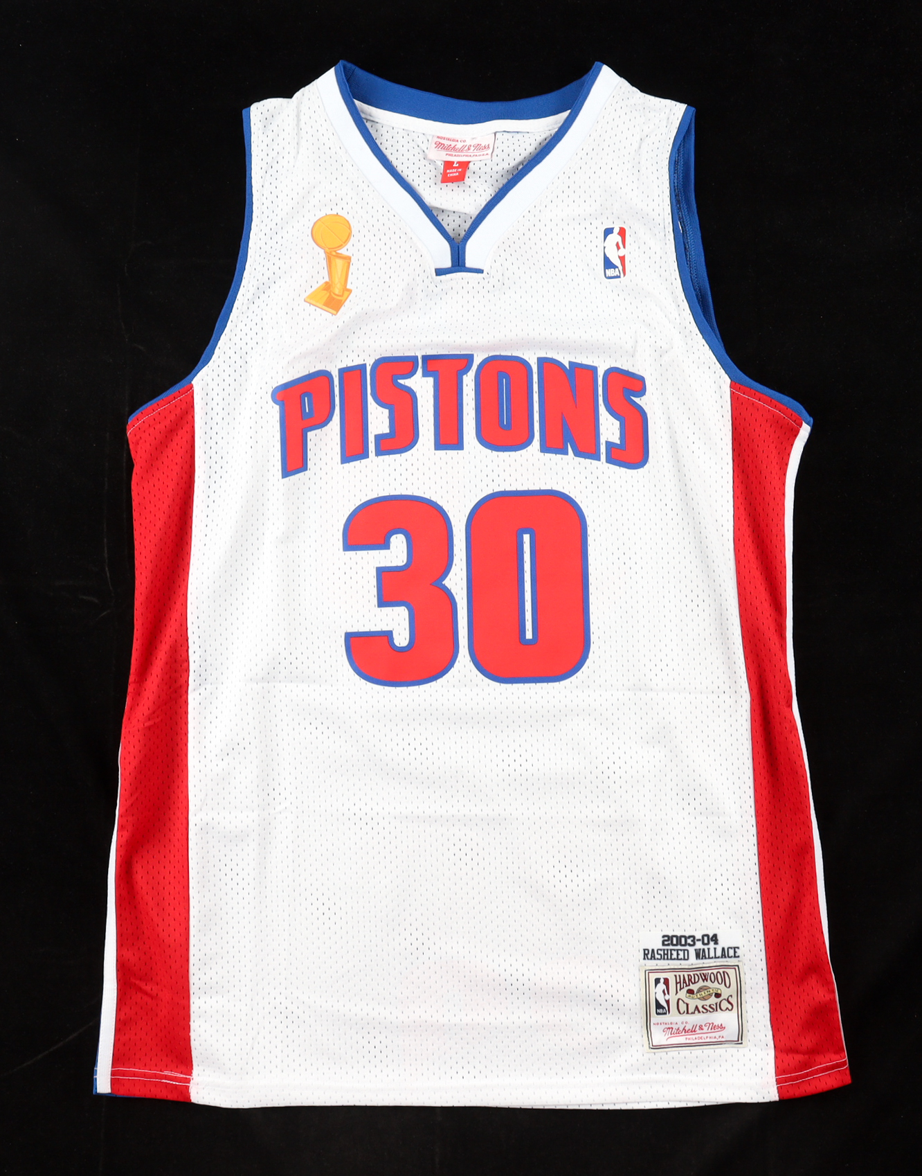 Rasheed Wallace Signed Pistons Mitchell & Ness Authentic Jersey Inscribed "2004 Champs" (Beckett) at PristineAuction.com Rasheed Wallace Signed Pistons Mitchell & Ness Authentic Jersey Inscribed "2004 Champs" (Beckett) at PristineAuction.com