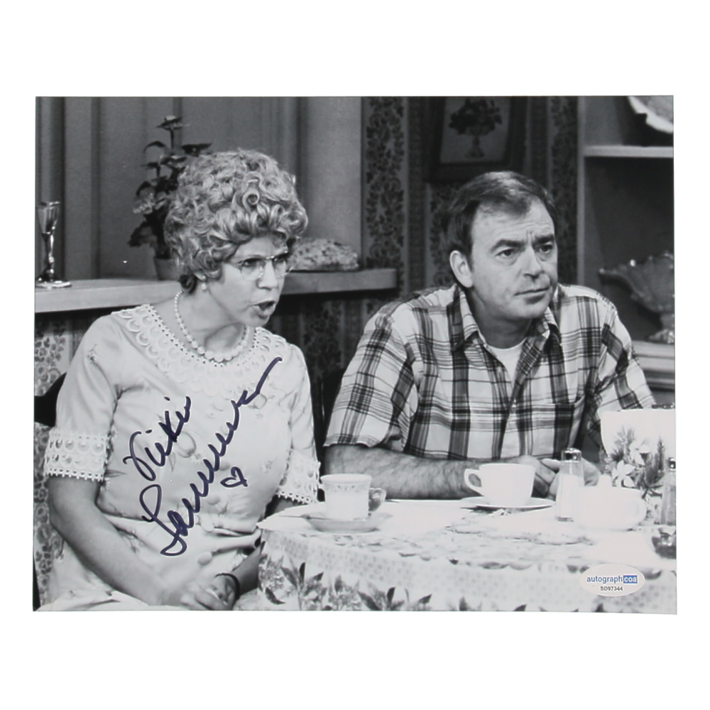 Vicki Lawrence Signed "Mama's Family" 8x10 Photo (ACOA) at PristineAuction.com
