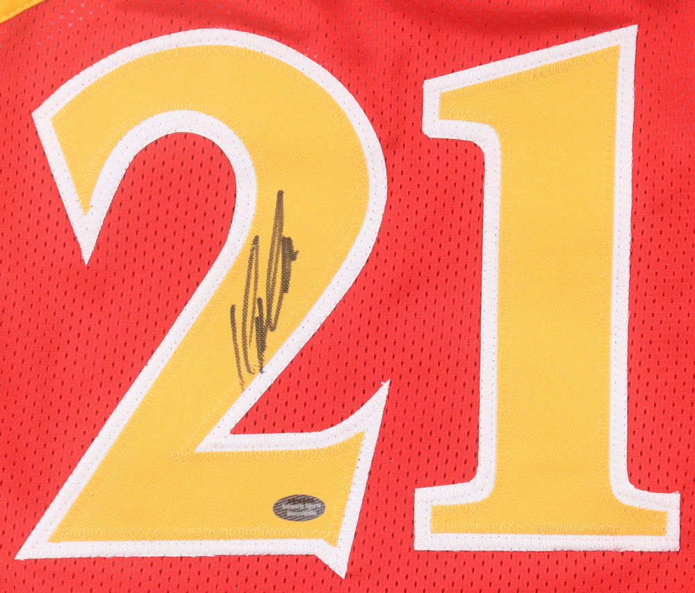 Dominique Wilkins Signed Jersey (Schwartz) at PristineAuction.com Dominique Wilkins Signed Jersey (Schwartz) at PristineAuction.com