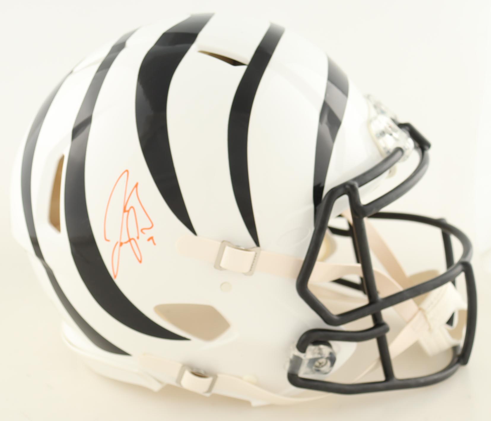 Joe Burrow Signed Bengals Full-Size Authentic On-Field White Alternate Speed Helmet (Fanatics) at PristineAuction.com Joe Burrow Signed Bengals Full-Size Authentic On-Field White Alternate Speed Helmet (Fanatics) at PristineAuction.com