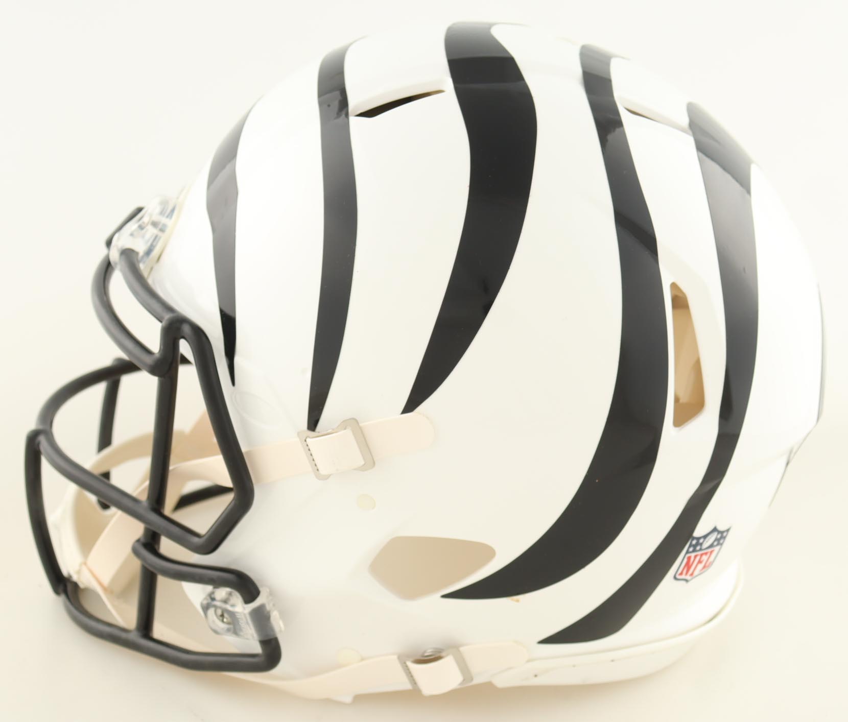 Joe Burrow Signed Bengals Full-Size Authentic On-Field White Alternate Speed Helmet (Fanatics) at PristineAuction.com Joe Burrow Signed Bengals Full-Size Authentic On-Field White Alternate Speed Helmet (Fanatics) at PristineAuction.com