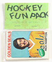 1975-76 Topps Hockey Card Fun Pack with (10) Cards at PristineAuction.com
