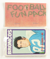 1972 Topps Football Card Fun Pack with (10) Cards at PristineAuction.com