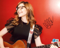 Lisa Loeb Signed 8x10 Photo (Beckett) at PristineAuction.com