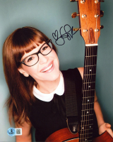 Lisa Loeb Signed 8x10 Photo (Beckett) at PristineAuction.com