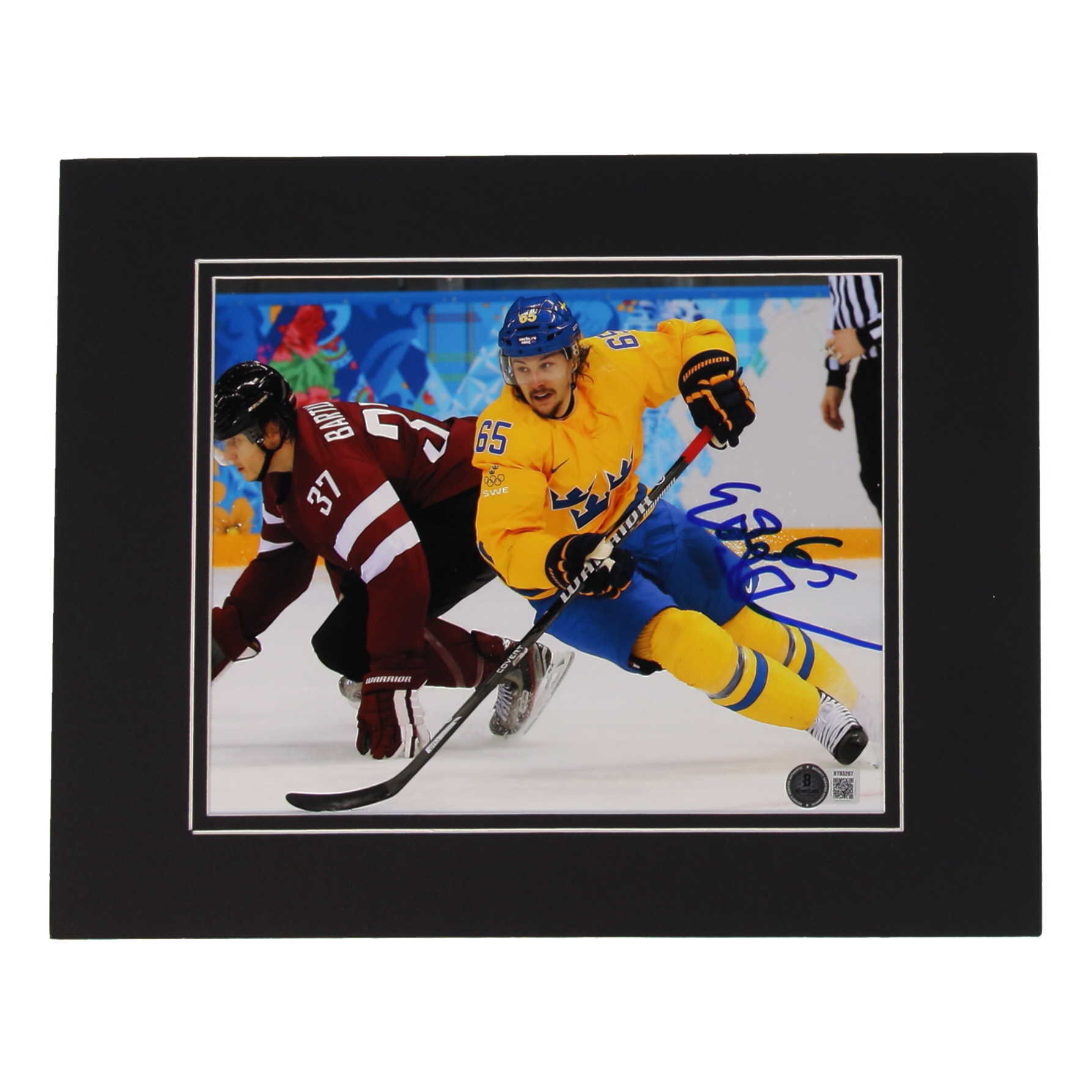 Erik Karlsson Signed Team Sweden Custom Matted Photo Display (Beckett) at PristineAuction.com Erik Karlsson Signed Team Sweden Custom Matted Photo Display (Beckett) at PristineAuction.com