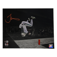 Tyreek Hill Signed Dolphins 11x14 Photo (Beckett) at PristineAuction.com