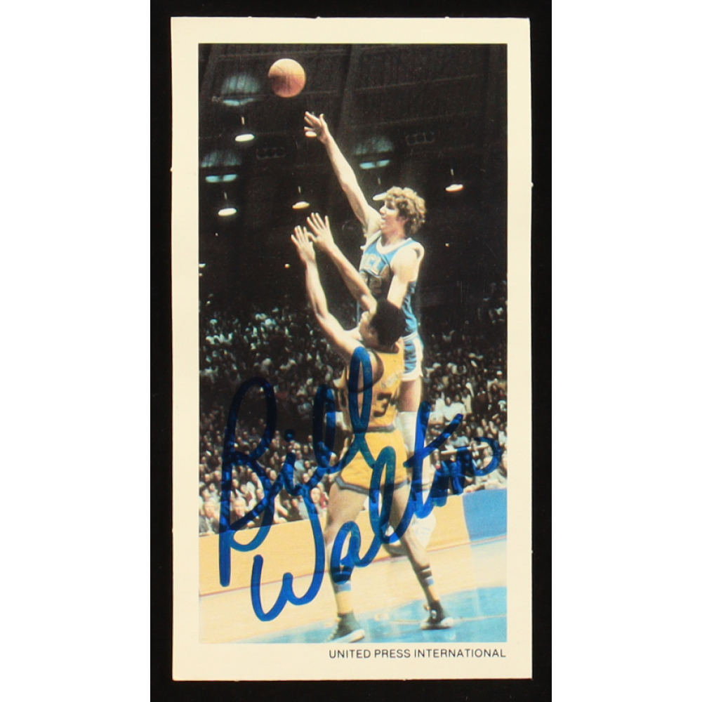 Bill Walton Signed 1979 United Press International Basketball Card (Beckett) at PristineAuction.com