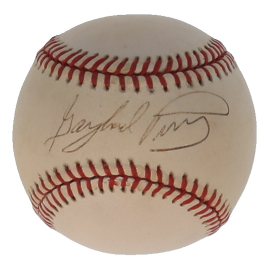 Gaylord Perry Signed ONL Baseball (JSA) at PristineAuction.com Gaylord Perry Signed ONL Baseball (JSA) at PristineAuction.com