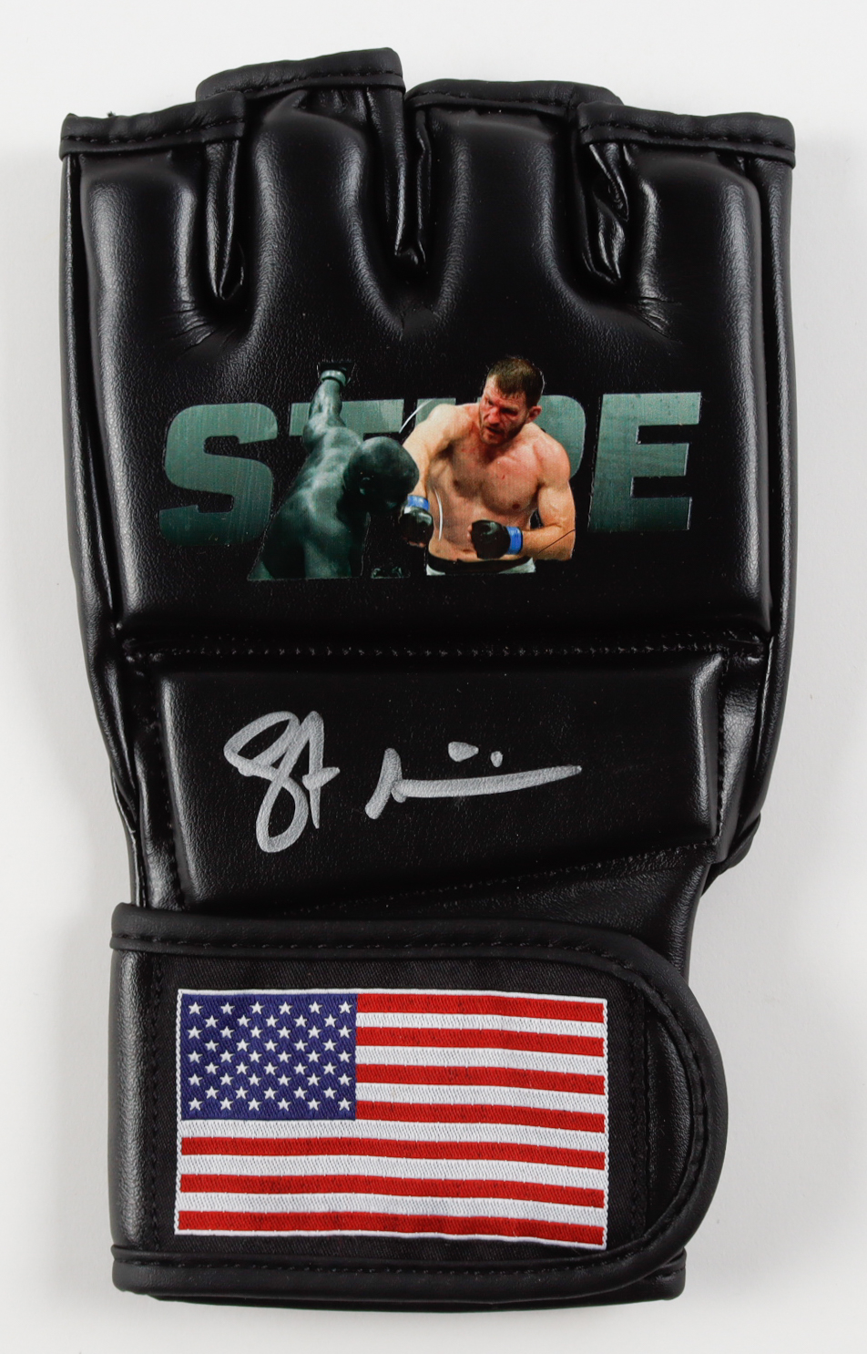 Stipe Miocic Signed MMA Custom USA Glove (Beckett) at PristineAuction.com Stipe Miocic Signed MMA Custom USA Glove (Beckett) at PristineAuction.com