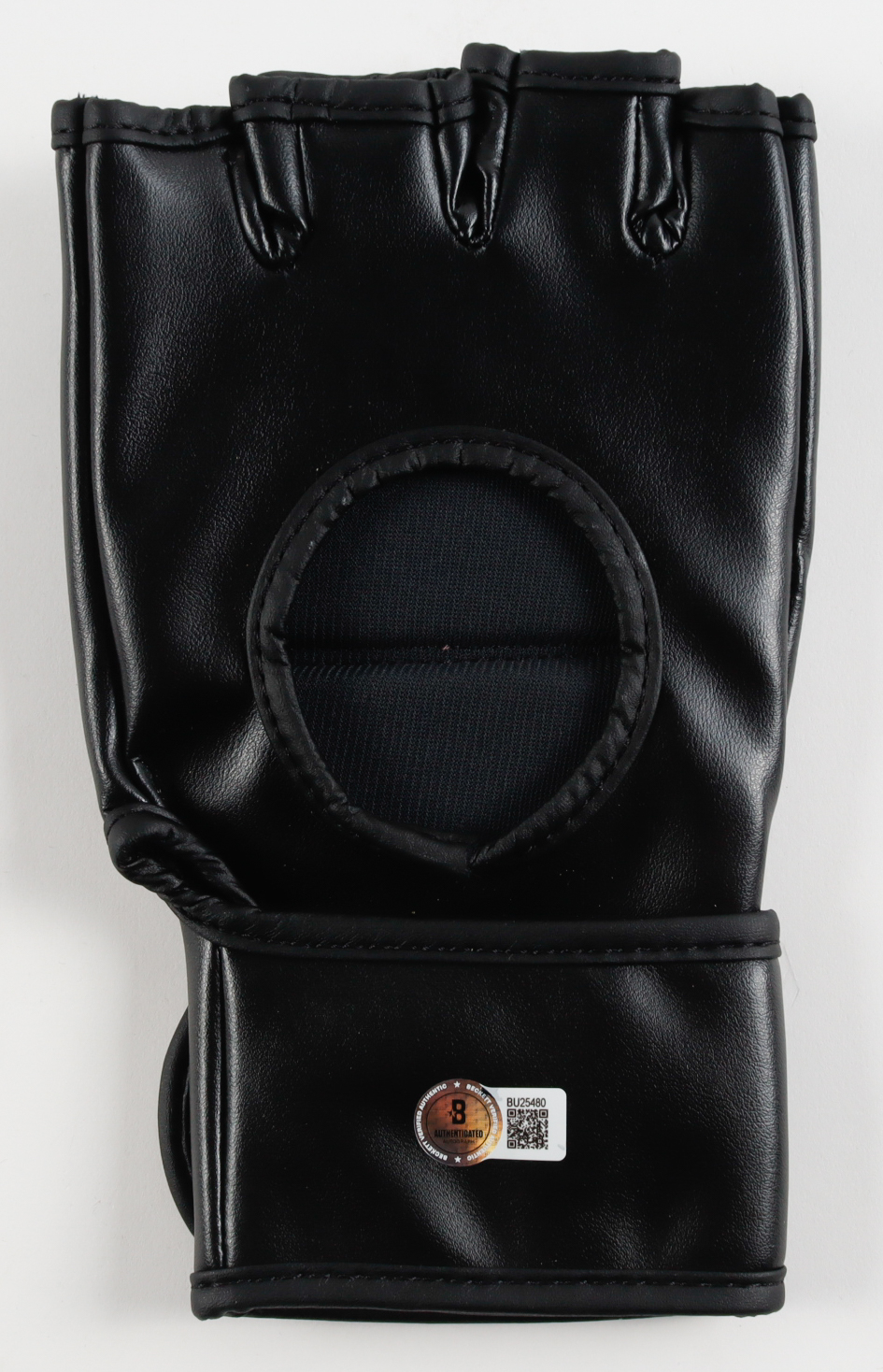 Stipe Miocic Signed MMA Custom USA Glove (Beckett) at PristineAuction.com Stipe Miocic Signed MMA Custom USA Glove (Beckett) at PristineAuction.com