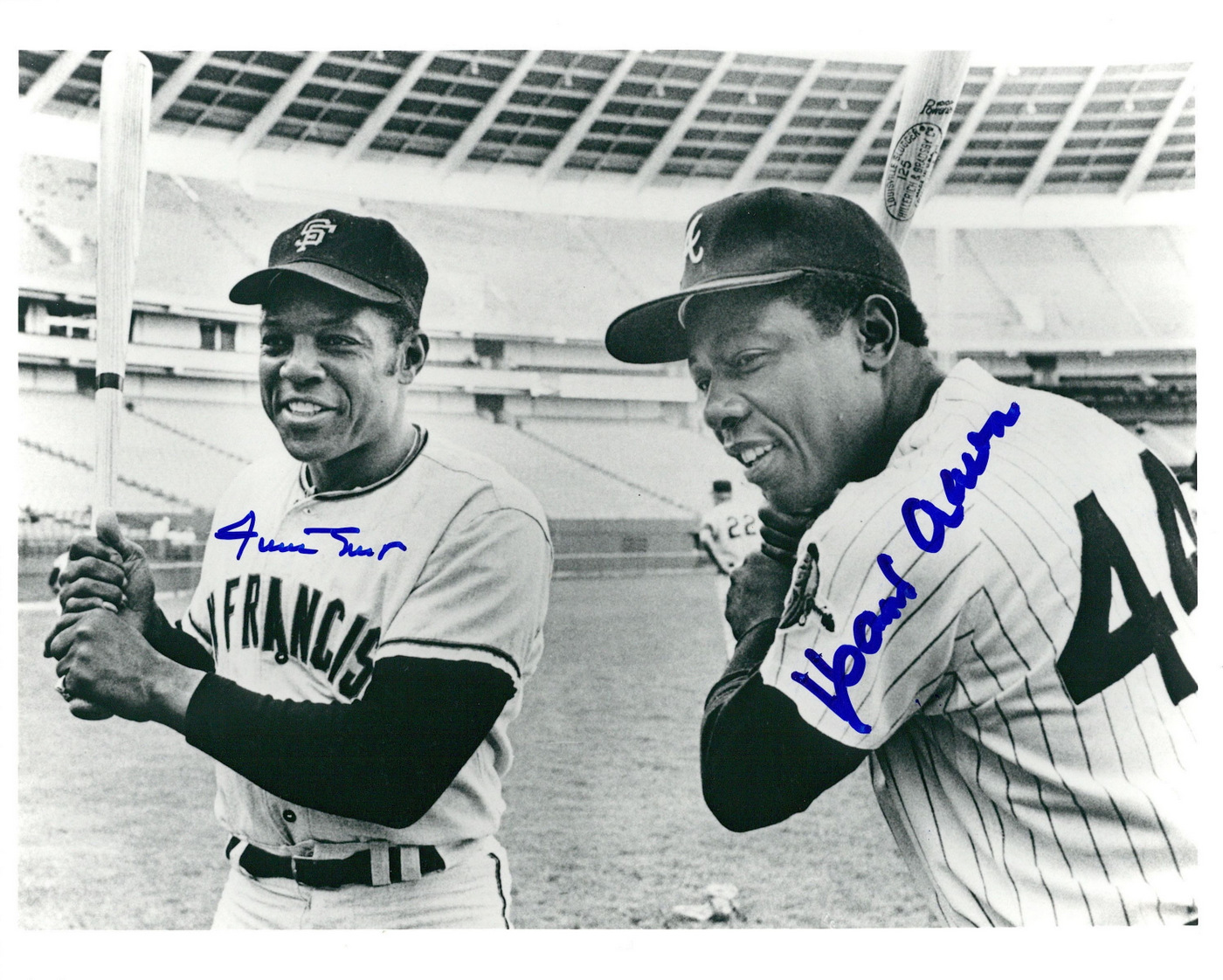 Willie Mays & Hank Aaron Signed 8x10 Photo (JSA ALOA) at PristineAuction.com Willie Mays & Hank Aaron Signed 8x10 Photo (JSA ALOA) at PristineAuction.com