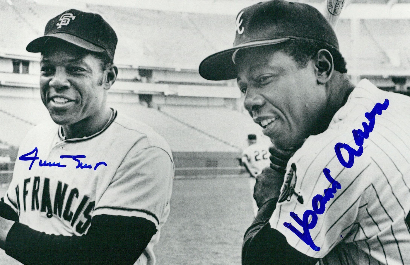 Willie Mays & Hank Aaron Signed 8x10 Photo (JSA ALOA) at PristineAuction.com Willie Mays & Hank Aaron Signed 8x10 Photo (JSA ALOA) at PristineAuction.com