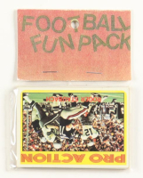 1972 Topps Football Card Fun Pack with (10) Cards at PristineAuction.com