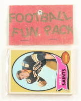 1970 Topps Football Card Fun Pack with (10) Cards at PristineAuction.com